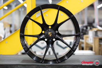 Vossen x Champion RS74 22x12.5 / Centerlock / ET68 - Gloss Black Wheel - (992 Turbo - Rear)
