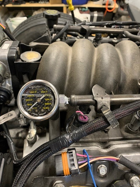 100 PSI Liquid Filled Fuel Pressure Gauge 0-100 PSI WITH Adapter for LS engines /LT1 (92-97) and L98 (TPI) CHEVROLET CHEVY CORVETTE CAMARO