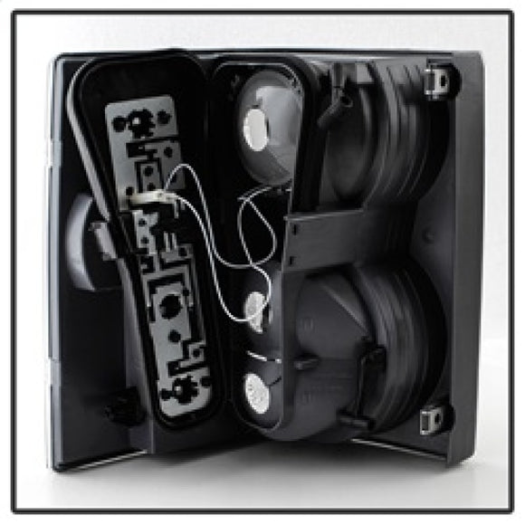 xTune Land Rover Range Rover 06-09 Euro Style Tail Lights Clear ALT-JH-LRRRS06-CL